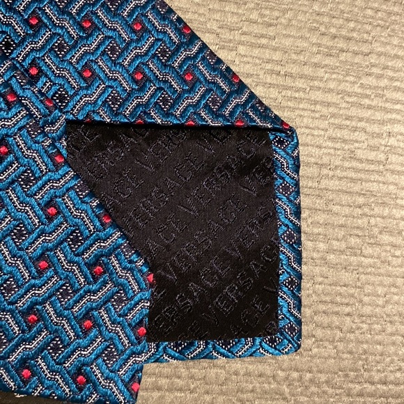 Versace tie - Picture 5 of 7